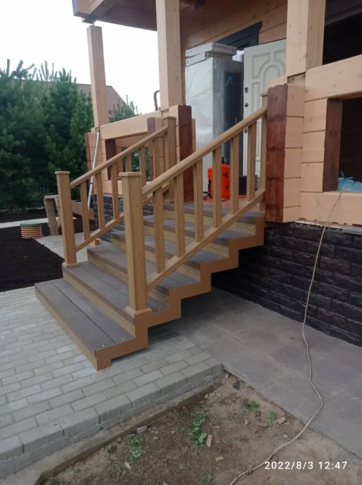 Крыльцо с ДПК Woodvex - вариант исполнения 2